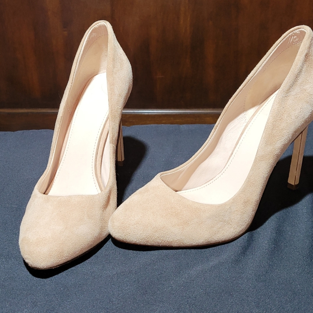 Nude suede Heels